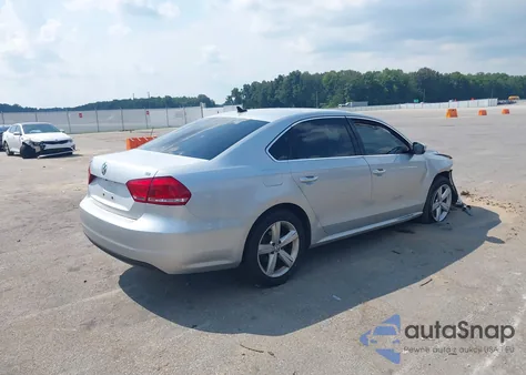 2013 Volkswagen Passat 2.5L Se z USA, uszkodzony, nr VIN 1VWBP7A33DC120074